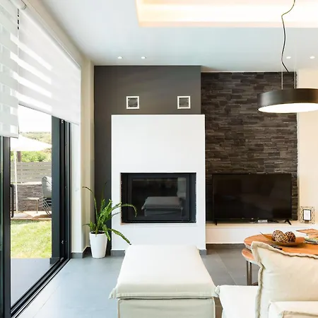 Nisos Villa, Pool & Heated Spawhirlpool, Walking To Beach, By Thinkvilla Villa Sfakaki