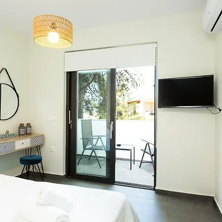 Nisos Villa, Pool & Heated Spawhirlpool, Walking To Beach, By Thinkvilla * Sfakaki